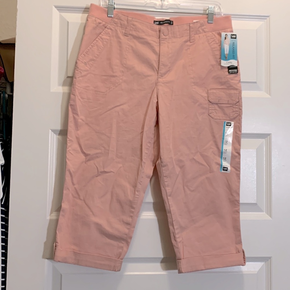 SOLD NWT Light Coral Lee Relaxed Fit Cargo Capri!